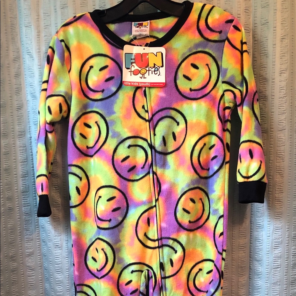 NWT Fun Footies Youth Pajamas Size Small